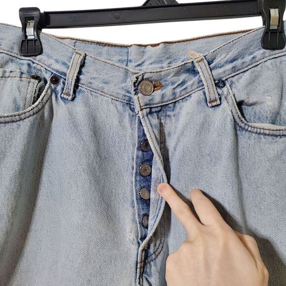 Vintage 90s Made USA Levi’s 501 Grunge Distressed Thrashed Light Wash 33x32 - Picture 2 of 11